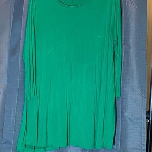 Woman’s size XXL green tunic